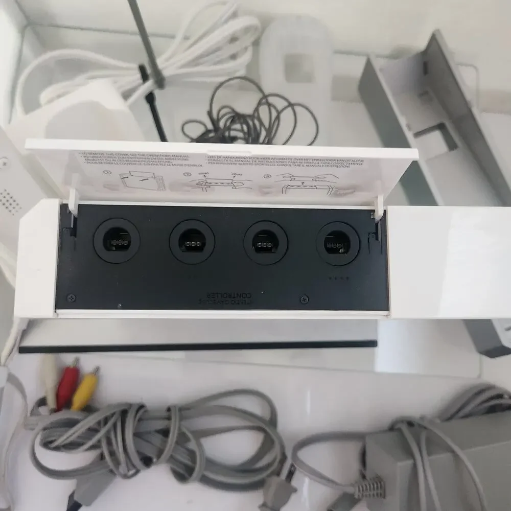 Wii Bundle Console, Controller, Skins, AV Cord, Charging Cord $more tested works